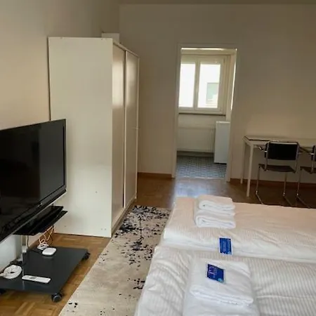 Apartment Near Lakeside - Cross 9